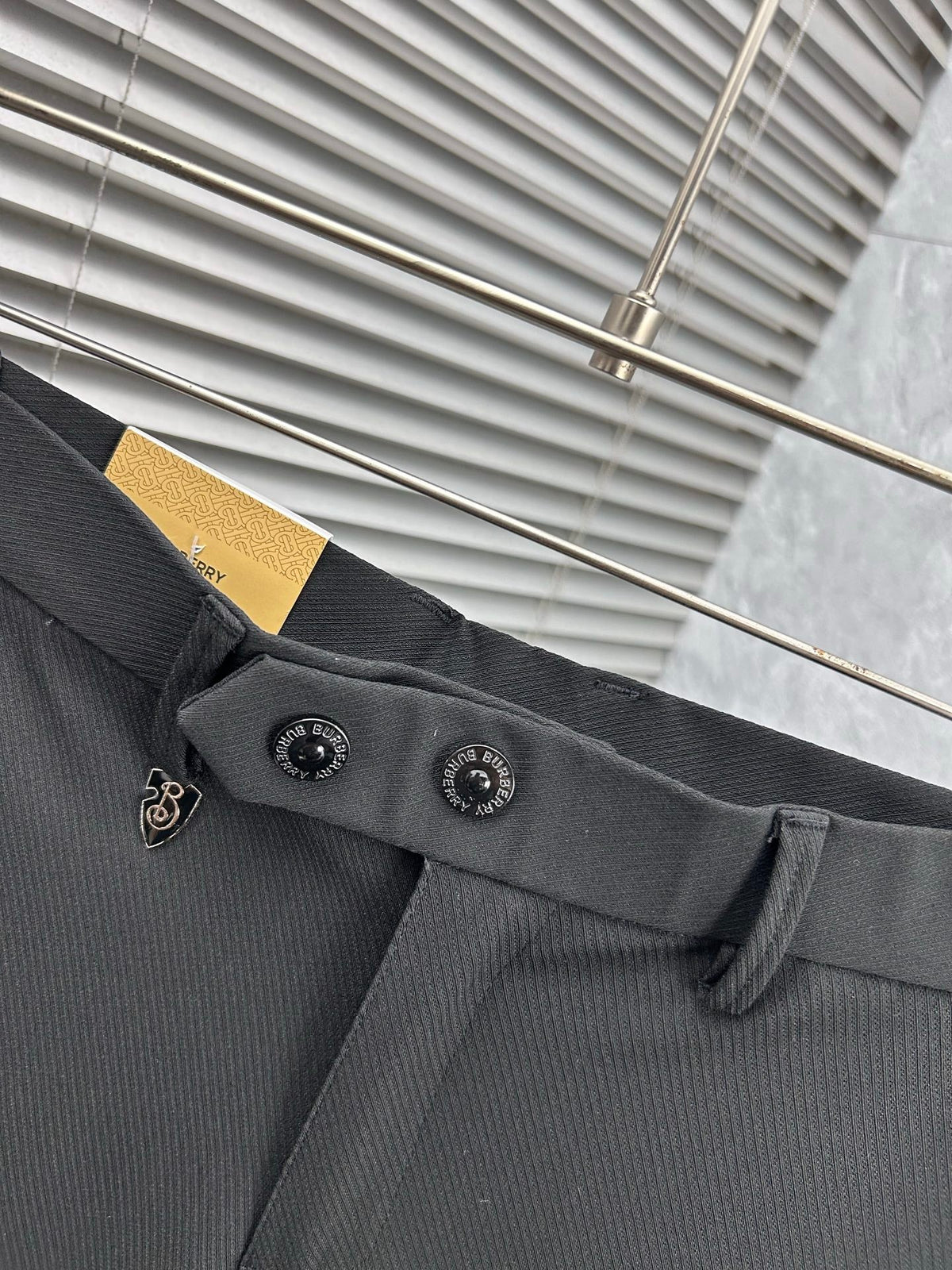 Burberry Tailored Casual Trousers – 2025SS
