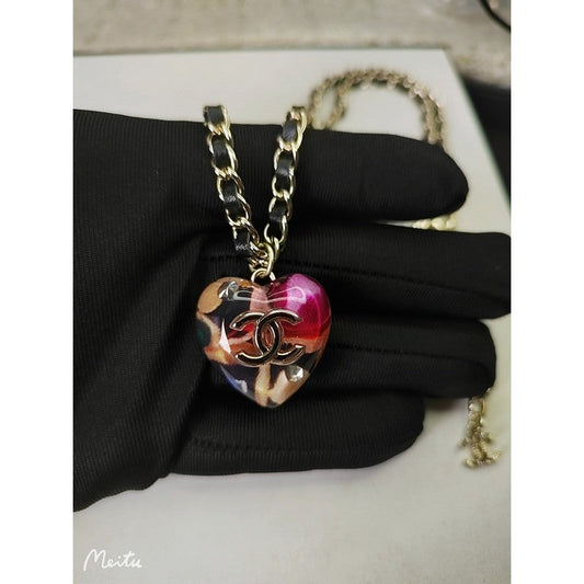 18K  Chanel Heart Pendant Necklace