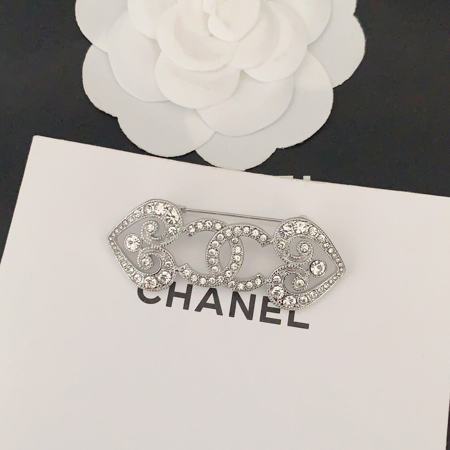 18K  Chanel Heart Brooch
