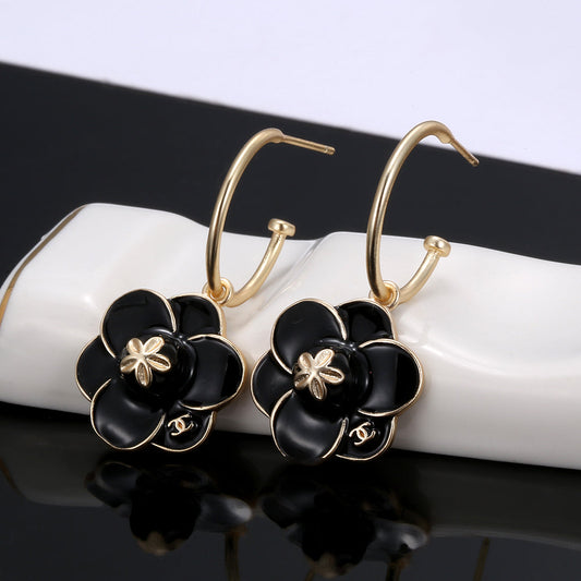 18K  Chanel Flower Earrings